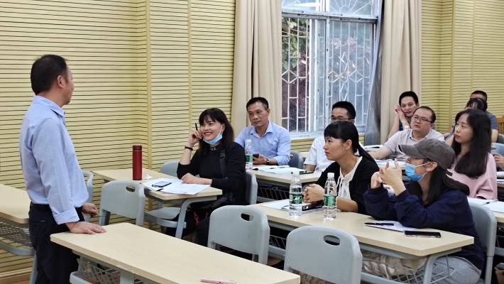 7平果市第八小学黎梅花提问