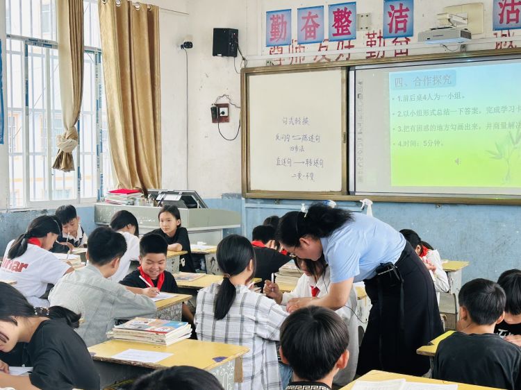 简篇-携手共行，共育未来——革步乡中心小学承办第二学区小学毕业班备考交流活动